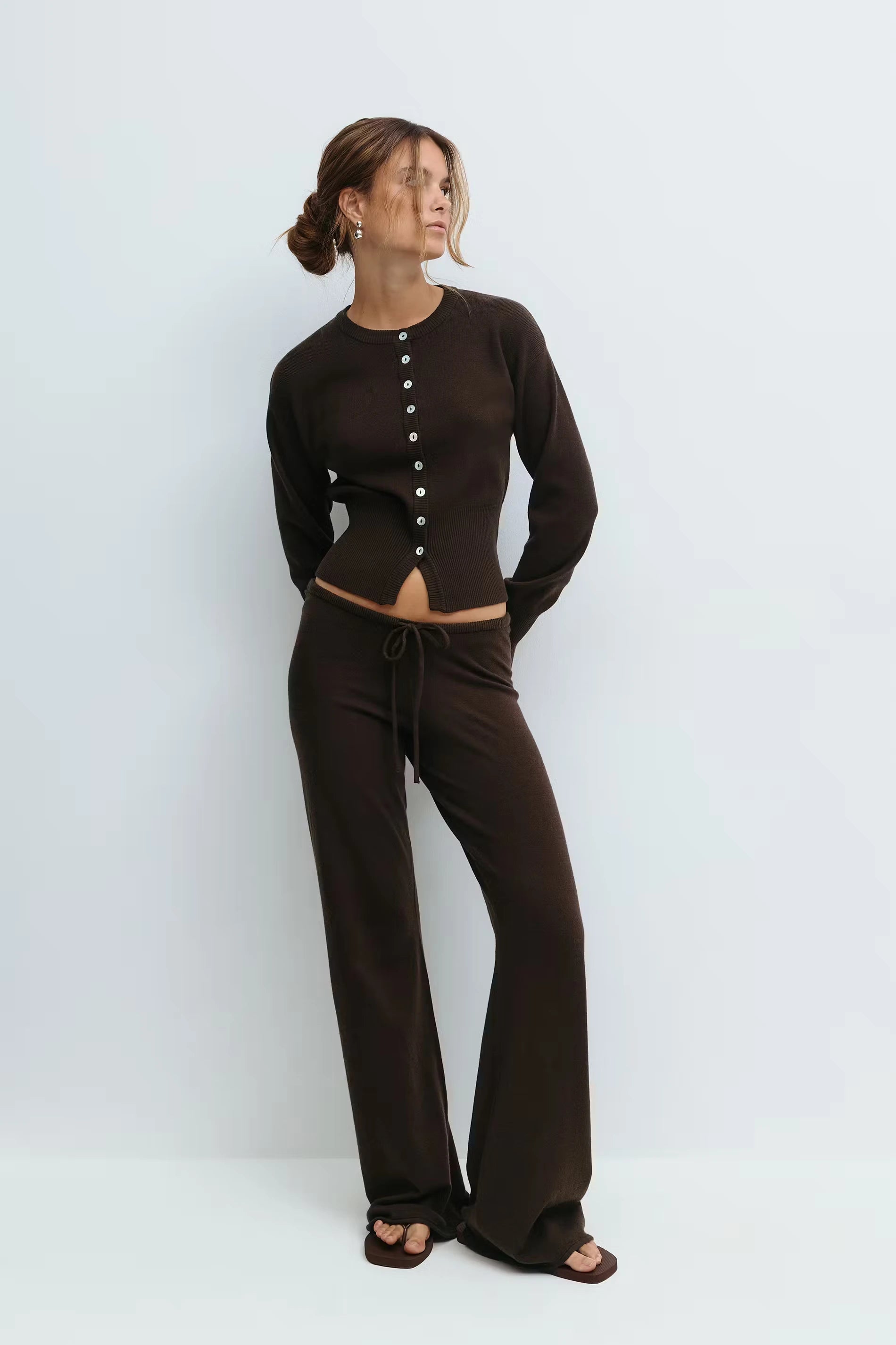 Nola – O Cardigan Icónico do Dia-a-Dia